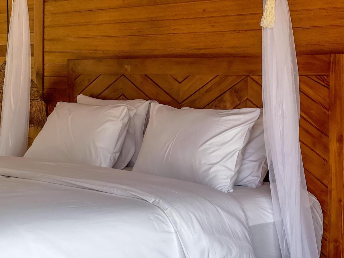 Diamond Beach Villas Tanglad Bagian luar foto