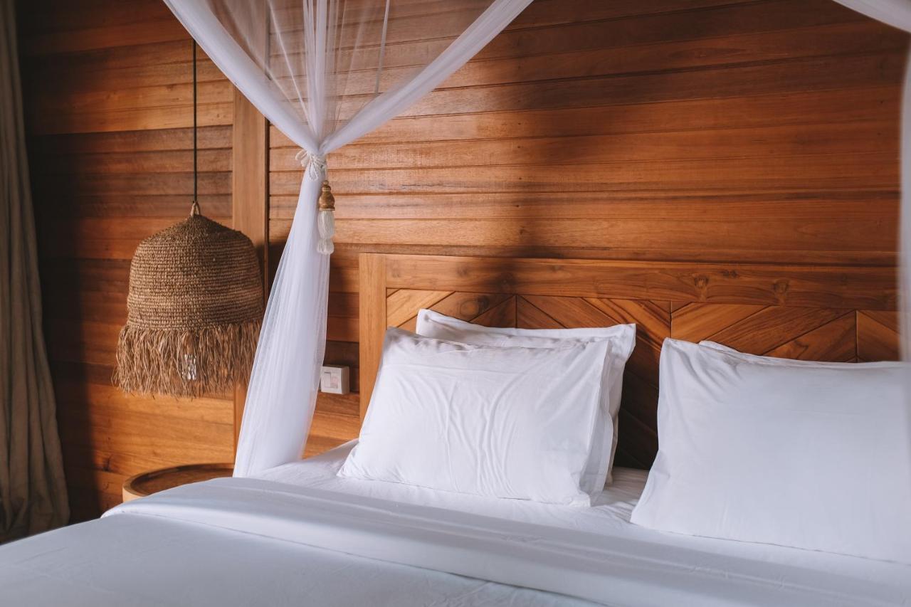 Diamond Beach Villas Tanglad Bagian luar foto